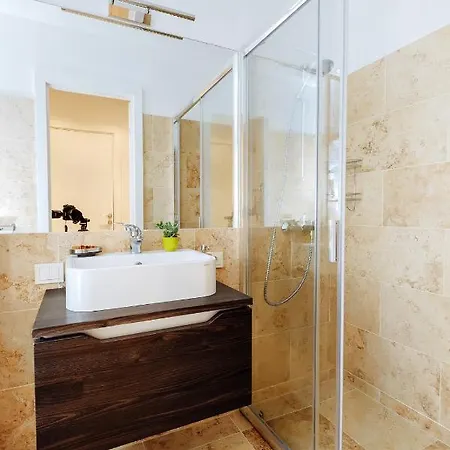 New Stylish In The Center *